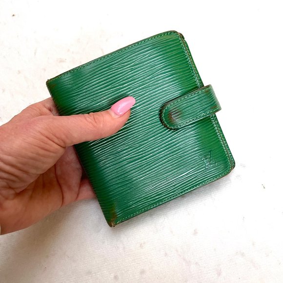 Auc Louis Vuitton Green Epi Leather Porte Billets Compact Wallet - Picture 10 of 12